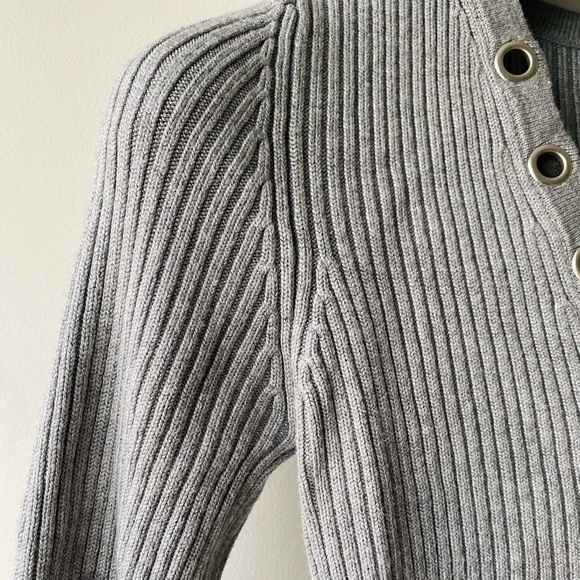 Bardot knit crop top size 8// long sleeve/ grey colour // god condition - Picture 7 of 7